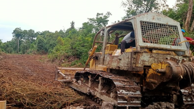 Pembangunan Jalan Mekarjaya – Talangbelido Sudah 90 Persen