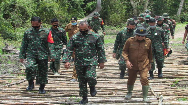 Danrem Garuda Putih Tinjau Pelaksanaan TMMD 110 Kodim Batanghari