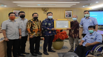 DPR RI Terima Penghargaan Lingkungan Ramah Disabilitas