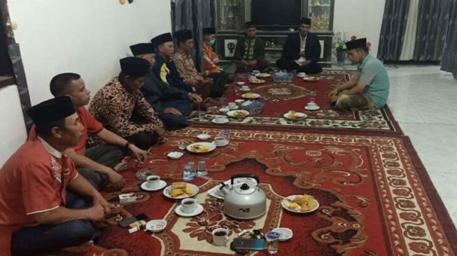Gara-Gara Nikah Siri, Oknum Kades Didenda Beras dan Kambing