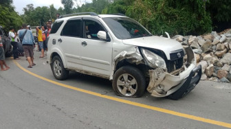Laka Lantas, Toyota Rush Vs Ford Doble Cabin Adu Kambing