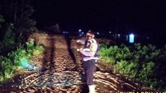 Sungai Tutung Longsor, Jalan Tertutup Total