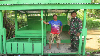 Dua Poskamling di Desa Sungaiterap Selesai Diperbaiki