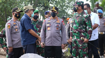Tinjau NTT, Panglima dan Kapolri Fokuskan Evakuasi dan Bantuan