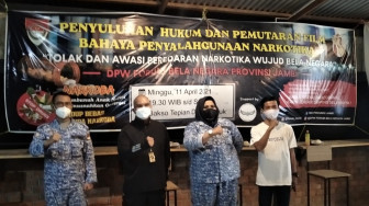 Pejabat Kesbangpol Jambi Moderatori Penyuluhan Narkoba FBN