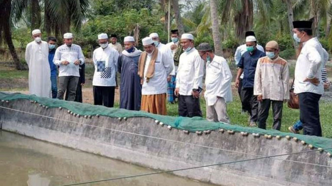 Bupati Anwar Sadat Tinjau Balai Benih Ikan di Desa Pembengis