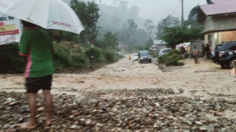 Muara Emat Longsor Lagi, Arus Transportasi Terancam Putus