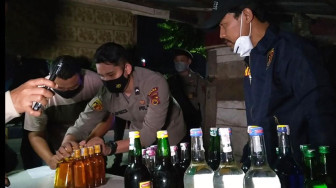 Warung Andi Sinaga Digerebek, Polisi Temukan Miras Disembunyikan dalam Bunker