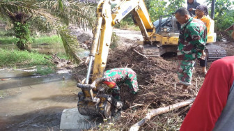 TMMD Sudah Ditutup, Warga dan Anggota Kodim Batanghari Masih Gotong Royong