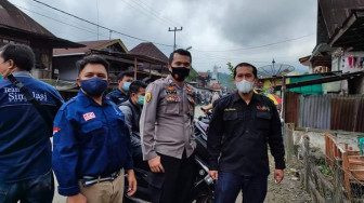 Aparat Bersiaga Jaga PSU di TPS Desa Lolo Gedang