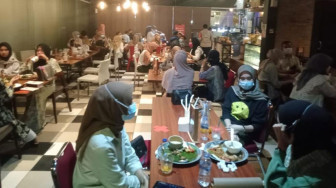 Dine & Chat dan Cafe Unico “Disegel” Satpol PP
