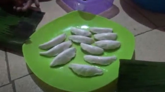 Kue Pa’ipuk, Bikinnya Ditepuk-tepuk