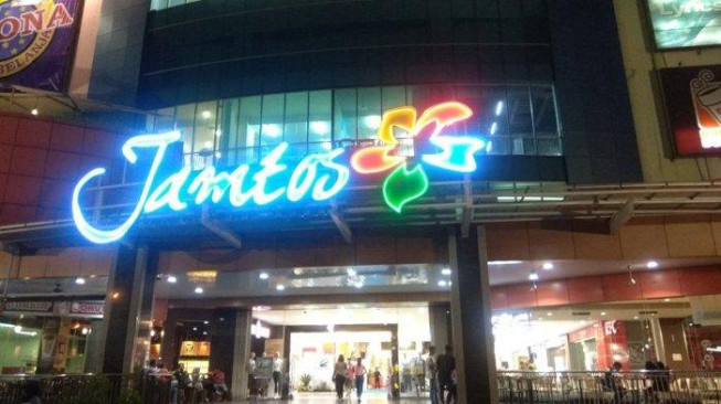 Aturan Baru Selama Dua Minggu, Mall Hingga PKL Wajib Tutup Jam 8 Malam