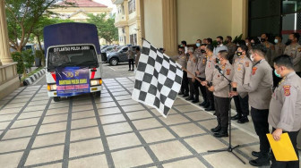 Polisi Salurkan Bantuan untuk Korban Kebakaran Mendahara