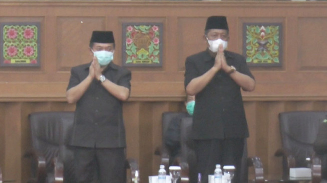 Dewan Tetapkan Al Haris – Abdullah Sani Gubernur dan Wagub Jambi