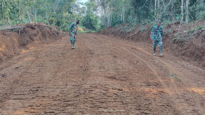 Progres Peningkatan Jalan TMMD 111 Kodim Sarko Capai 13 Persen