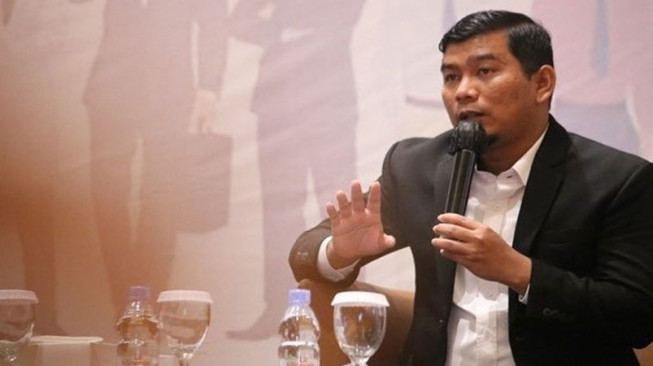 Ambisi Maju Pilwako, Sutan Adil Copot Rocky Candra sebagai Wakil Ketua DPRD