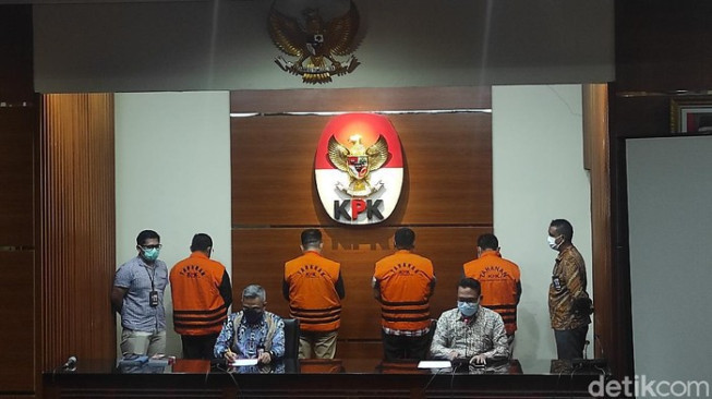 KPK Pamerkan 4 Eks Anggota DPRD Jambi, Tersangka Penikmat Uang Suap
