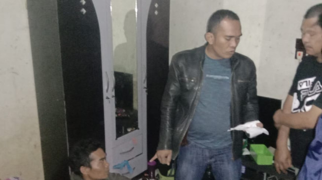 Rumah Warga Gunung Raya Digerebek, Polisi Temukan Sabu