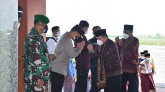 Kapolda Jambi Sambut Kedatangan Haris-Sani