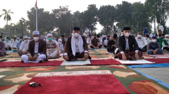 Edi Purwanto Shalat Idul Adha di Lapangan Kantor Walikota Jambi
