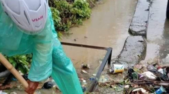 Desa Pondok Agung Langganan Banjir, Kades Curahkan Isi Hati: Bau Tak Sedap