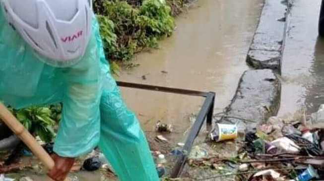 Desa Pondok Agung Langganan Banjir, Kades Curahkan Isi Hati: Bau Tak Sedap