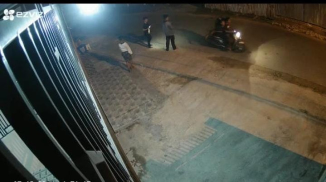 Waspada! Sasar Pelajar Kota Jambi, Aksi Kejam Begal HP Terekam CCTV