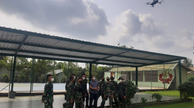 Siapkan Operator Drone, Penrem Garuda Putih Latih Personel Yonif R 142/KJ