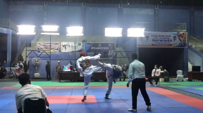 Atlet Akademi Taekwondo Korem Garuda Putih 042/Gapu Raih Prestasi di Open Tournament Walikota Pariaman Cup I