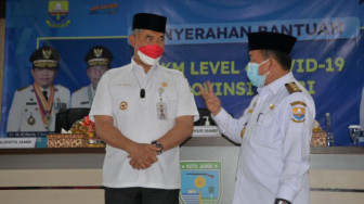 Haris Serahkan 30 Ribu Paket Sembako untuk Warga Kota Jambi, Ini Isinya..
