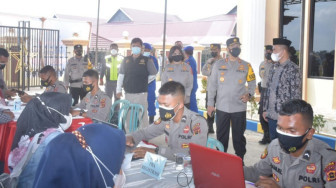 Warga Antusias Ikut Vasinasi Ditpolairud Polda Jambi