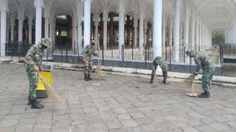 Korem 042/Gapu Gelar Jum'at Bersih di Masjid Al Falah Jambi