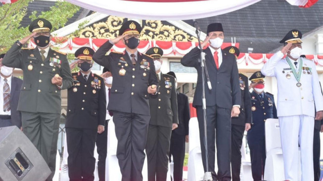 Kapolda Jambi Ikut Upacara HUT RI di Lapangan Kantor Gubernur