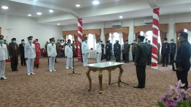 Al Haris Memasang, Mashuri Membongkar, Katanya Sih Biar Gak Kosong