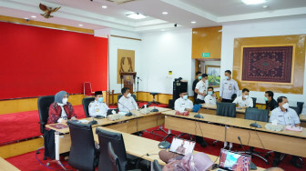 Haris Optimis Ekonomi Jambi Tumbuh di Pandemi, Jokowi Cukup Bilang: Hati-hati