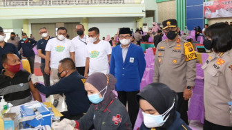 Kapolda Pantau Vaksinasi di UIN dan Pasar Angso Duo