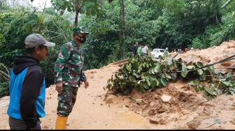 Hujan Deras, Jalan Penghubung Merangin Menuju Kerinci Longsor