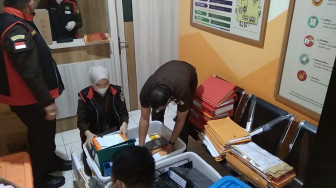 Kejaksaan Temukan Pistol Usai Geledah Kantor KPU Tanjabtimur