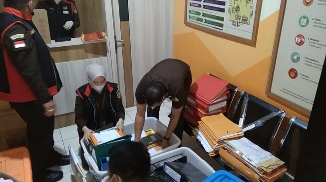 Kejaksaan Temukan Pistol Usai Geledah Kantor KPU Tanjabtimur