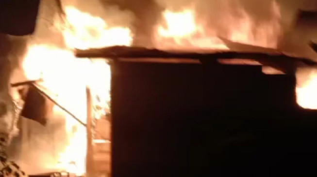 Rumah Pasmin Dibakar Anak Sendiri