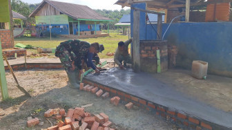 Satgas Lanjut Rehab Tempat Wudhu dan MCK Masjid Al Muhajirin