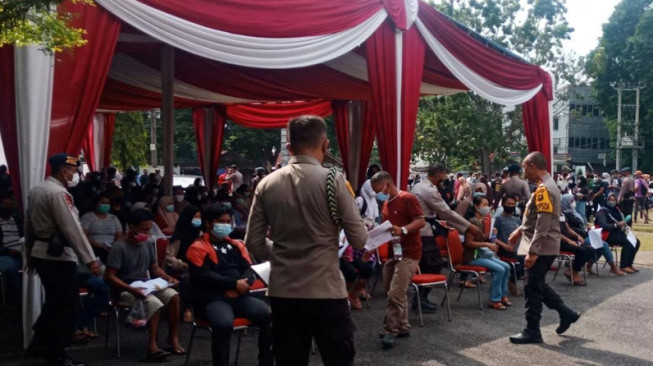 Kapolda Jambi Tinjau Vaksinasi Massal Alumni Akpol 1997 Wira Pratama