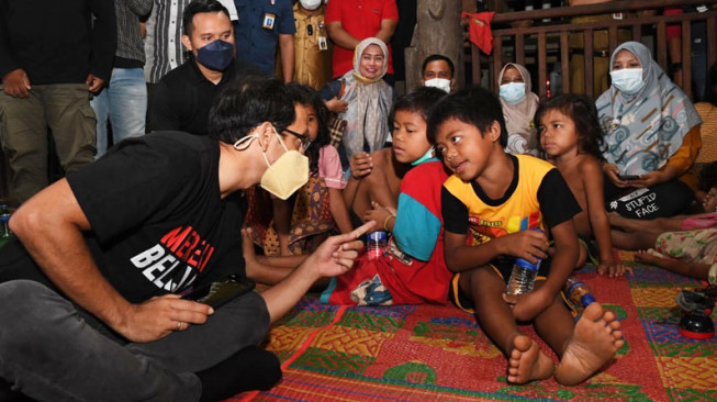 Menginap di Hutan, Nadiem Makarim Belajar dari Orang Rimba