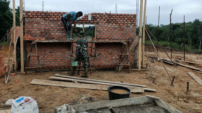 Satgas TMMD 112 Kodim Bute Genjot Pembangunan Rumah Guru Honor