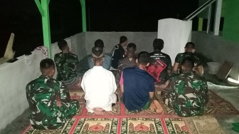 Shalat Berjemaah, Satgas TMMD dan Warga Makin Dekat