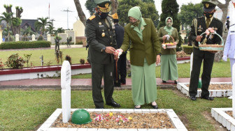 Sambut HUT TNI, Korem 042/Gapu Gelar Ziarah Nasional