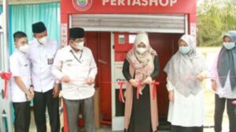 Bupati Anwar Sadat Resmikan Pertashop BUMDes Adi Jaya