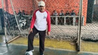 Pertandingan Futsal HUT 20 PT Lise Permai, Bupati Tendang Bola Pertama