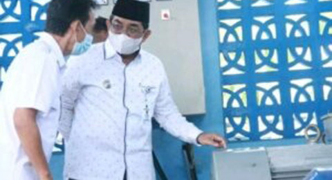 Anwar Sadat Tinjau Pemasangan Mesin Pompa PDAM